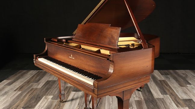 <span>1932</span> Steinway M