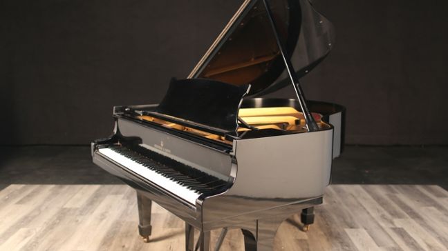 <span>1960</span> Steinway S